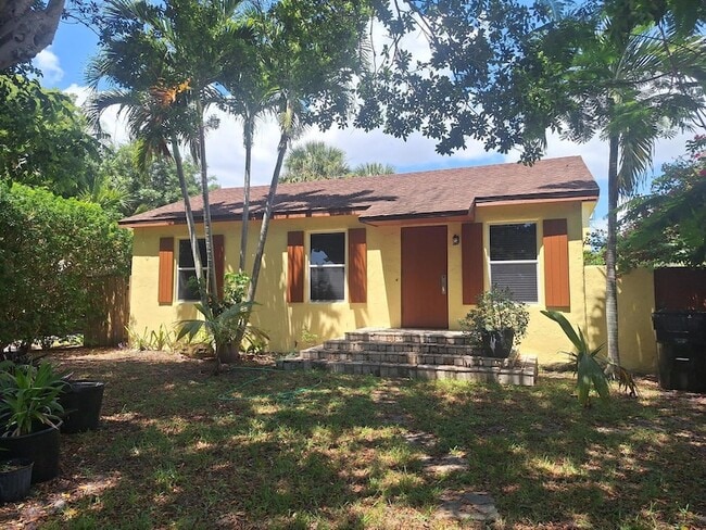 Building Photo - 1213 S M St Rental