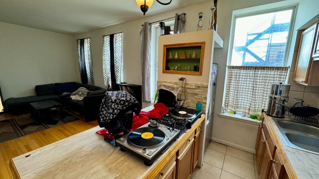 Photo - 1368 W Evergreen Ave Unit 3R