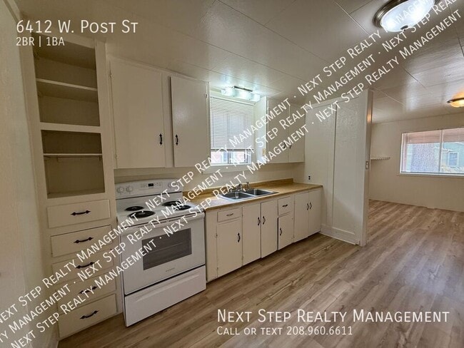 Photo - 6412 Post St