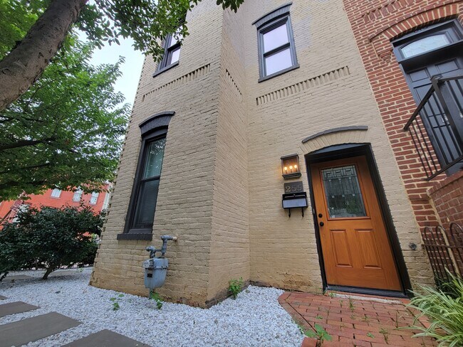 Building Photo - 255 10th St NE Rental