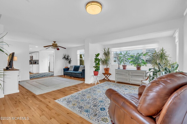 323 Roosevelt Ave