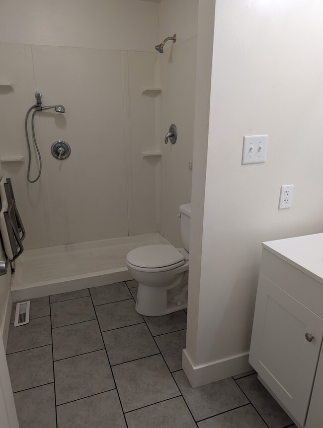 Photo - 880 Medoland Dr