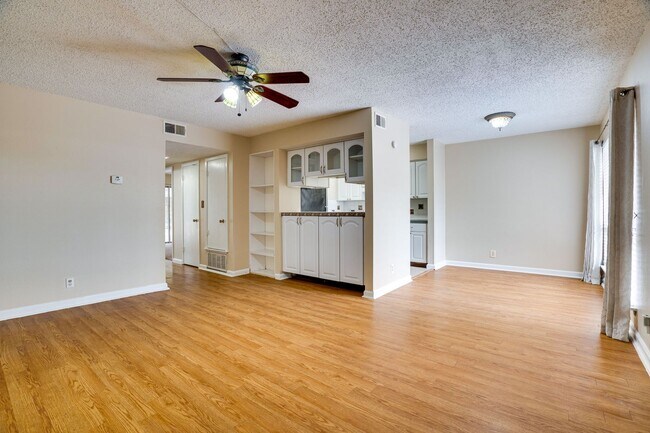 Photo - K505 - Riverwalk #155 Unit 155-E. Riverside