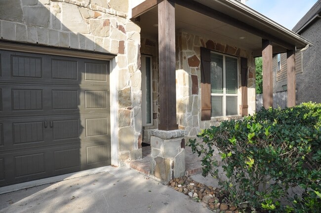 Photo - 27619 Lodgemist Ct