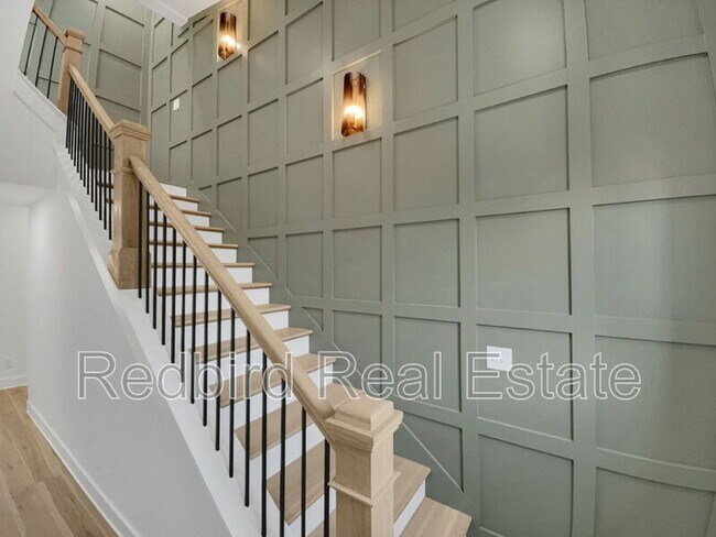 Photo - 2048 McKinley St