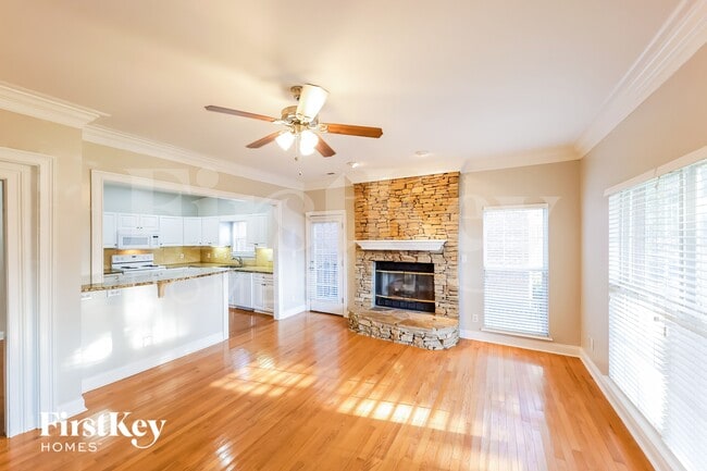 Photo - 125 Charleston Way