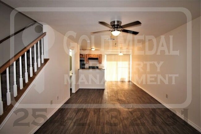 Photo - 5805 Redstone Dr