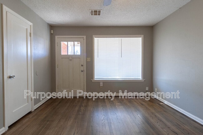 Photo - 3808 N Drexel Blvd