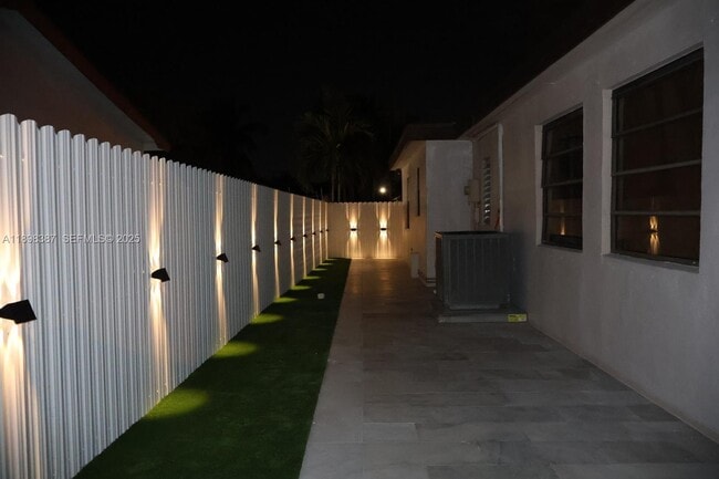 Building Photo - 9701 SW 30th St Unit 9701