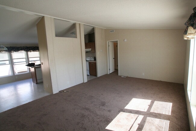 Photo - 3 bedroom in centralized location