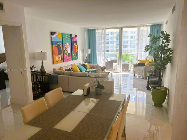 Photo - 5600 Collins Ave Unidad 7V Rental