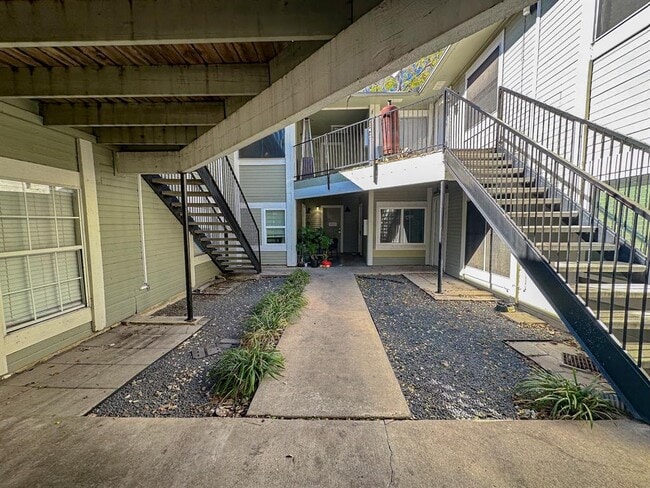 Building Photo - 4500 Witham Ln Unit 104