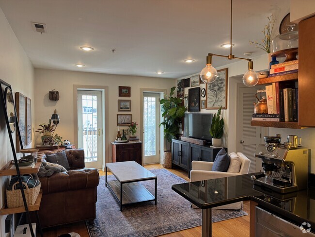 Building Photo - 660 Morton Pl NE Unit 7 Rental