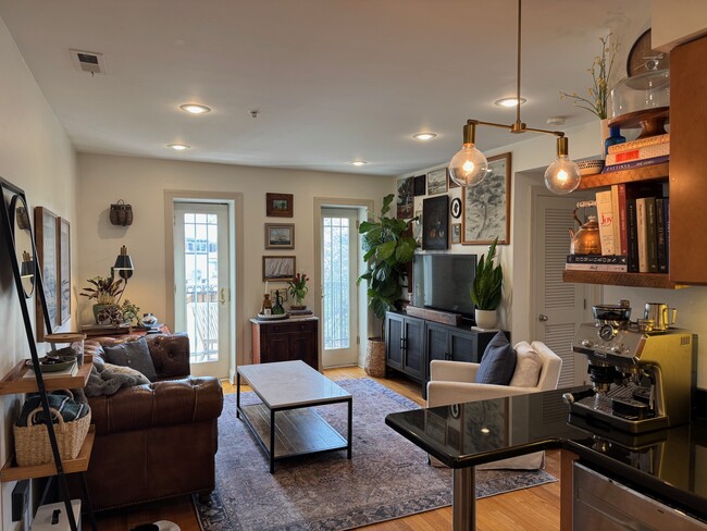 Photo - 660 Morton Pl NE Unidad 7 Rental
