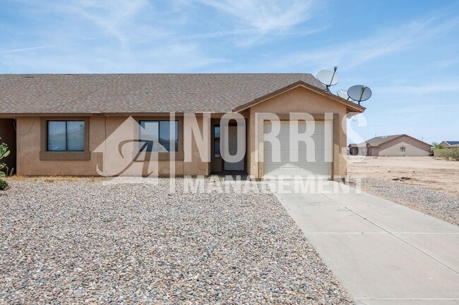 Building Photo - Perfect Duplex in Arizona City Unit #B (323)