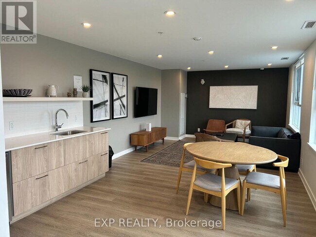 Photo - 19 Robinson Ave