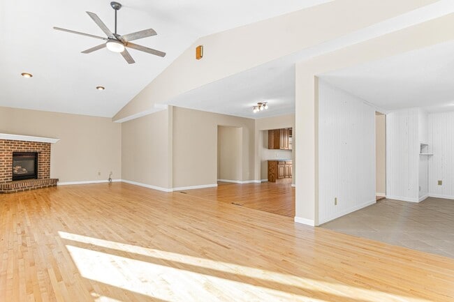 Photo - 701-35 Wisconsin Ave Unidad 1