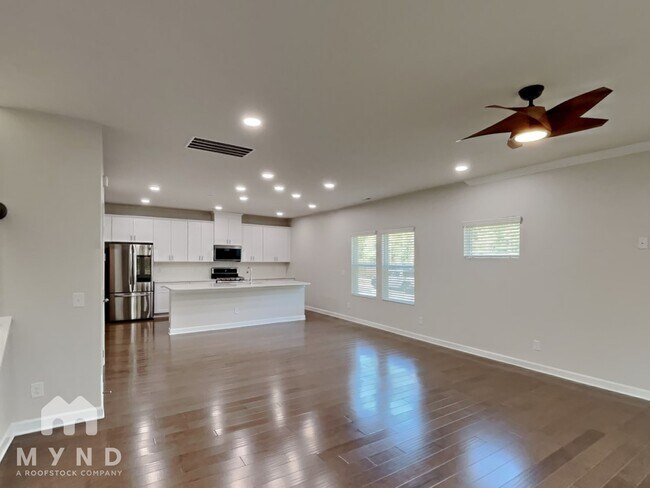 Photo - 3325 Lisburn St