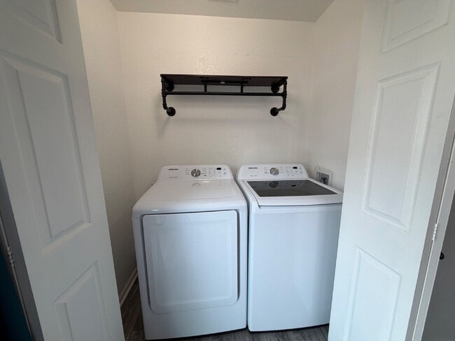 Photo - "Nicely updated 2-Bed 1.5 bath Townhouse in Englewood near Parker – Your Cozy Retreat Awaits!"