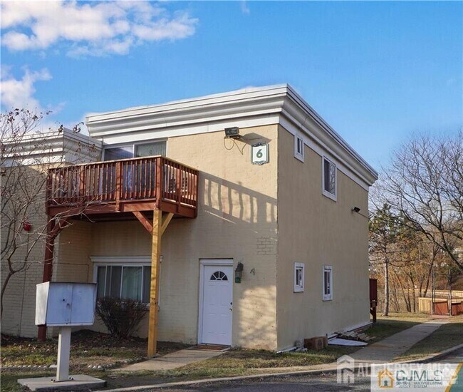 Building Photo - 6 Lake Ave Rental