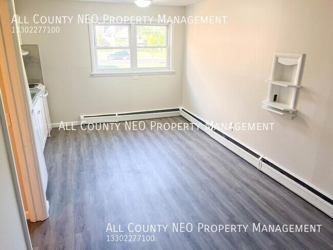 Photo - 2116 Market Ave N Unit 2