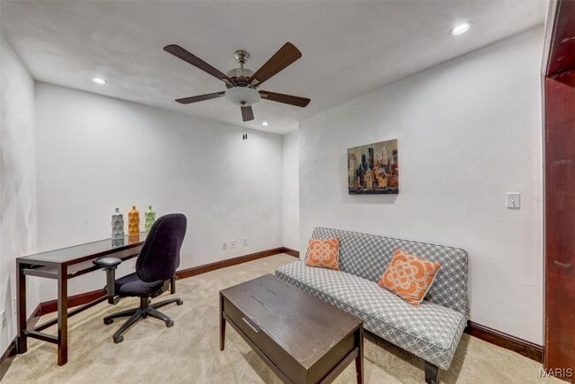 Photo - 3681 Lindell Blvd