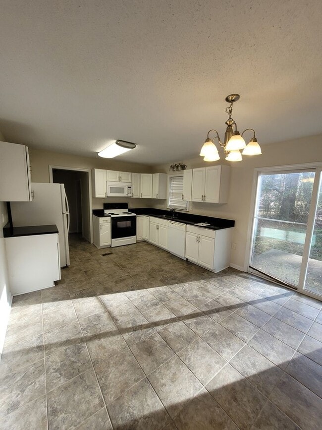 Photo - 492 Briarwood Ln