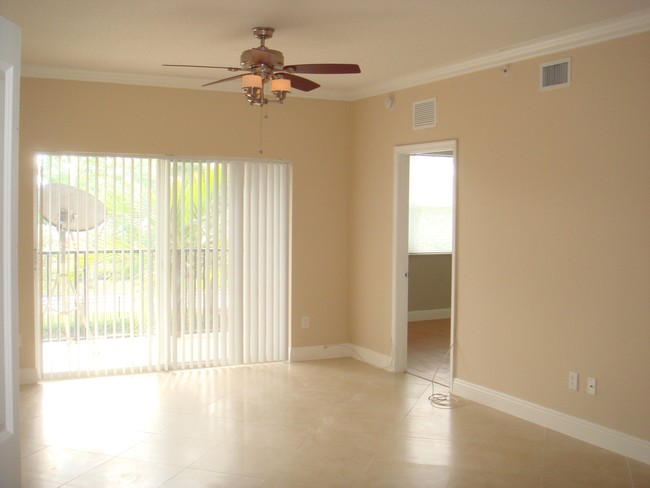 Photo - 6020 W Sample Rd Condominio Unidad 205