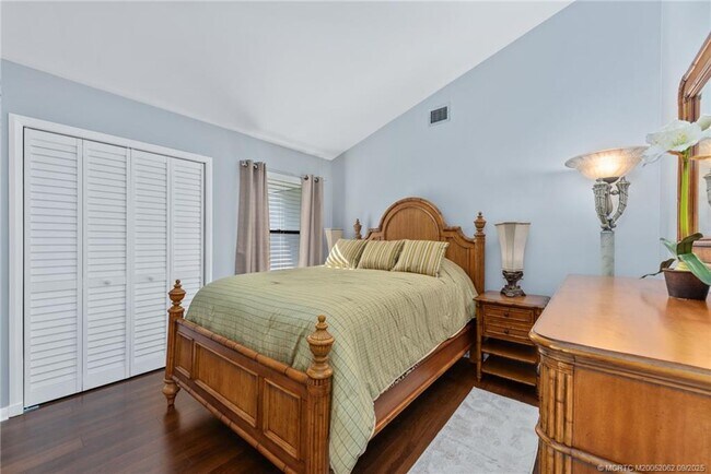 Photo - 2108 NW Greenbriar Ln