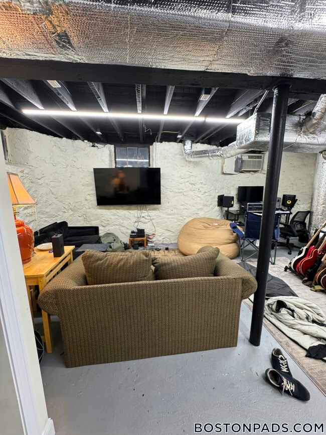 Building Photo - 18 Sawyer Terrace