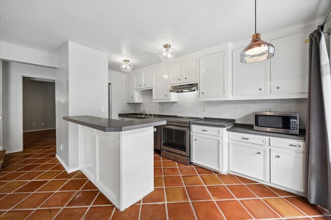Photo - 3502 Burlington St Unidad 13