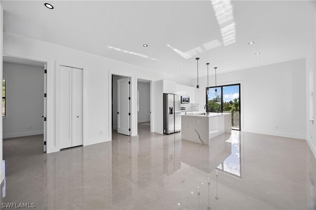 Photo - 1057 Halby Ave S