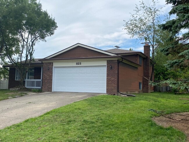 Photo - 822 Ronson Ave