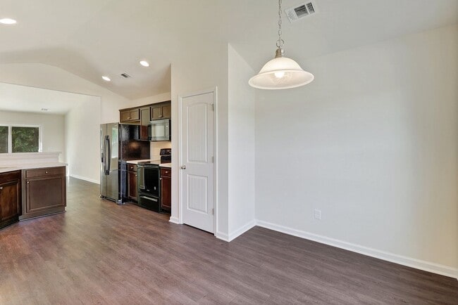 Photo - 3 Bedroom Home