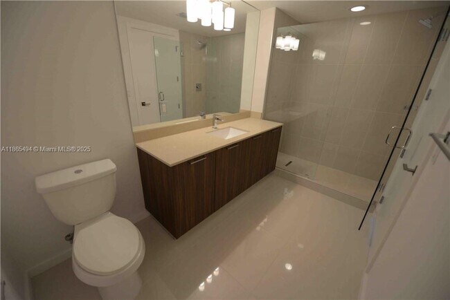 Photo - 5252 NW 85th Ave Unidad 607