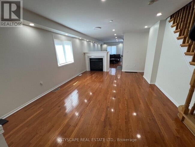 Photo - 637 Dolly Bird Ln