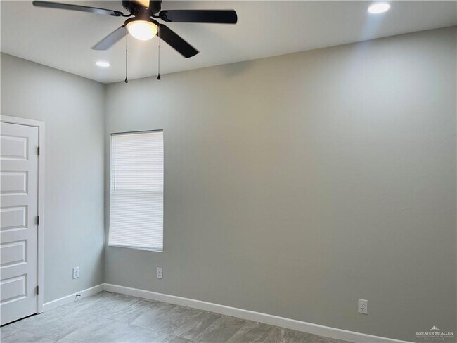 Photo - 10 Sugar Gdn Dr Unit 2