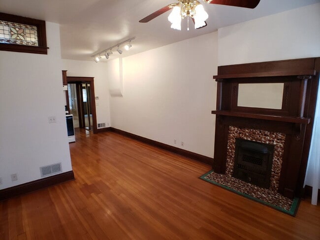 Photo - 123 E Exposition Ave