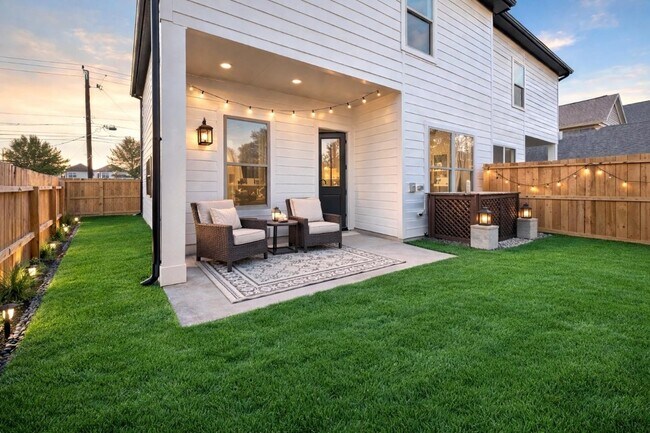 Photo - 5922 Cebra St