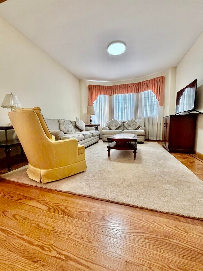 Photo - 336 Avenue C