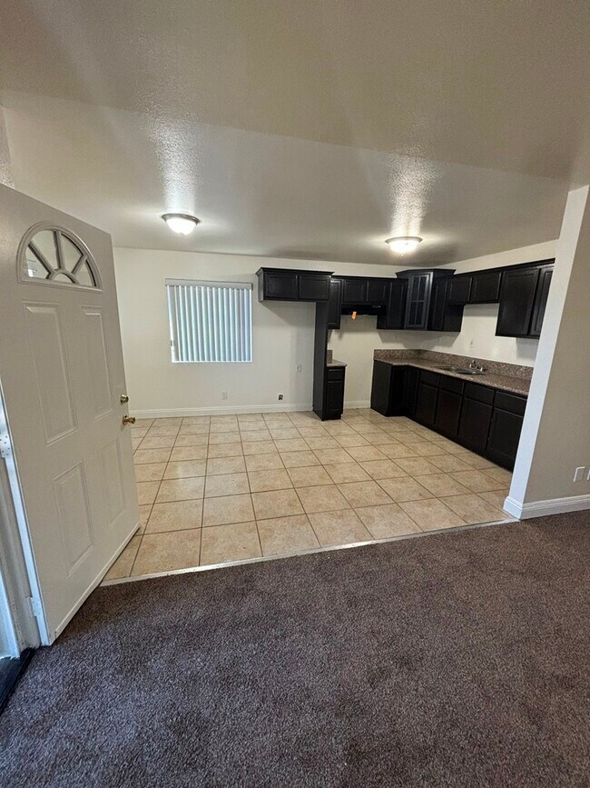 Photo - 834 1/2 E 77th St