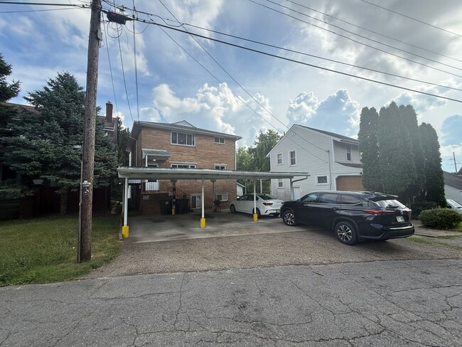 Photo - 1610 Oakmont St NW Unit 2