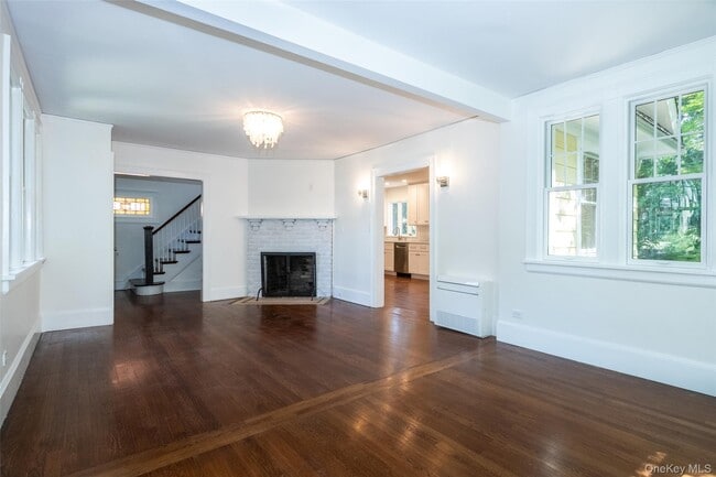 Photo - 162 Rockingstone Ave