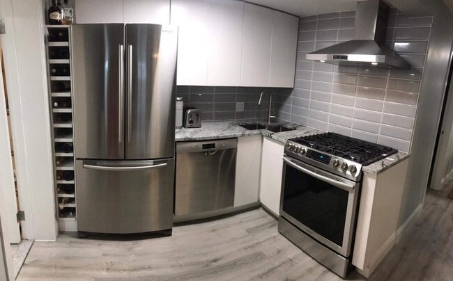 Building Photo - 122 Trowbridge St Unit 1 Rental