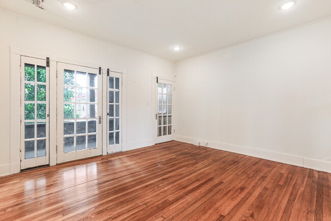 Photo - 5702 Willow St Unit 5702