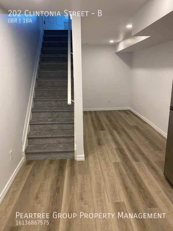 Photo - Charming Clintonia - Basement Studio in Stittsville! Unité B