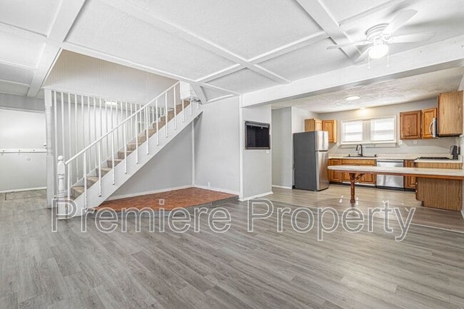 Photo - 11825 Roberts St