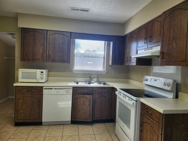 Photo - 101 Lytle Rd Unit A