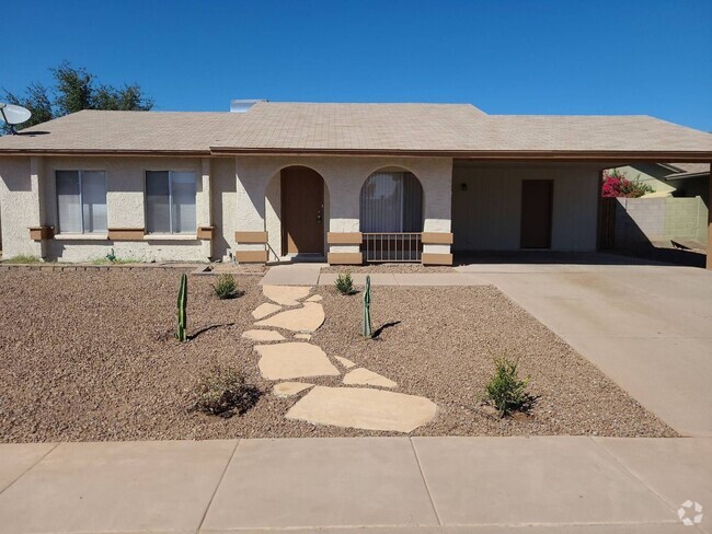 Building Photo - Country Club and Guadalupe home