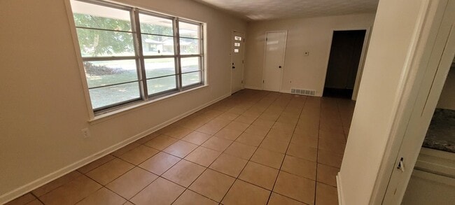 3164 Beauchamp Dr